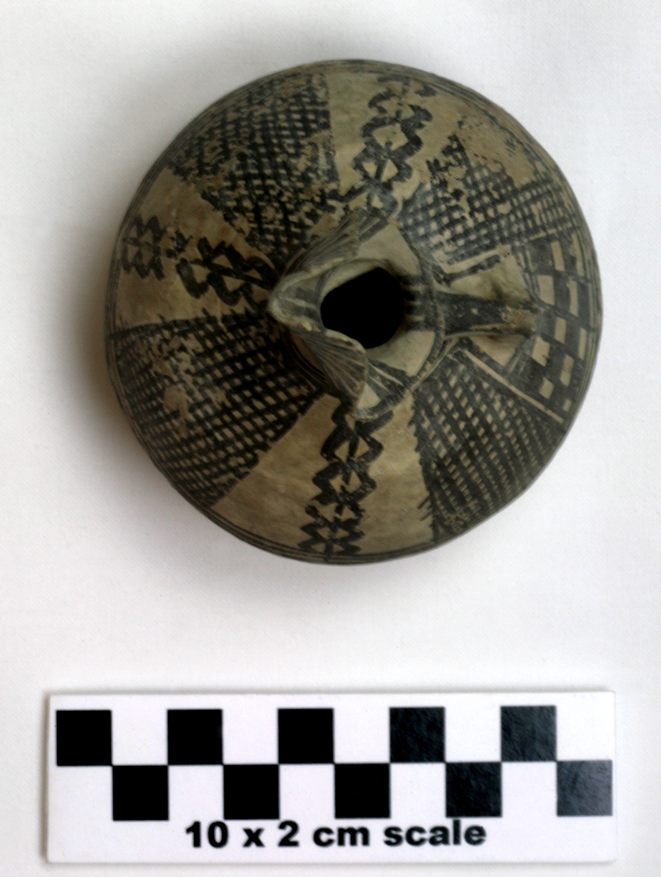 Image of item of type Pottery and color Gray