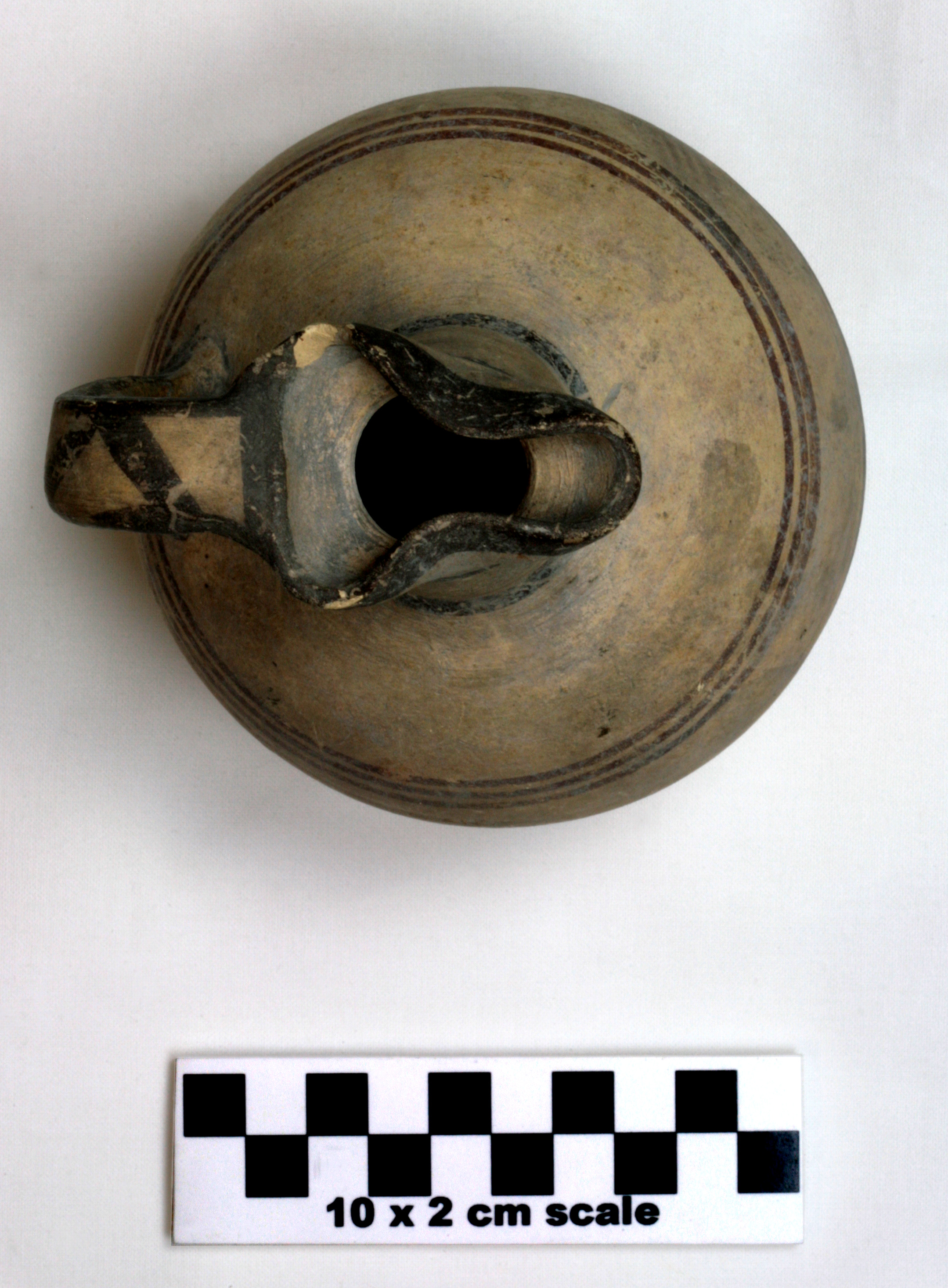 Image of item of type Pottery and color Very pale brown