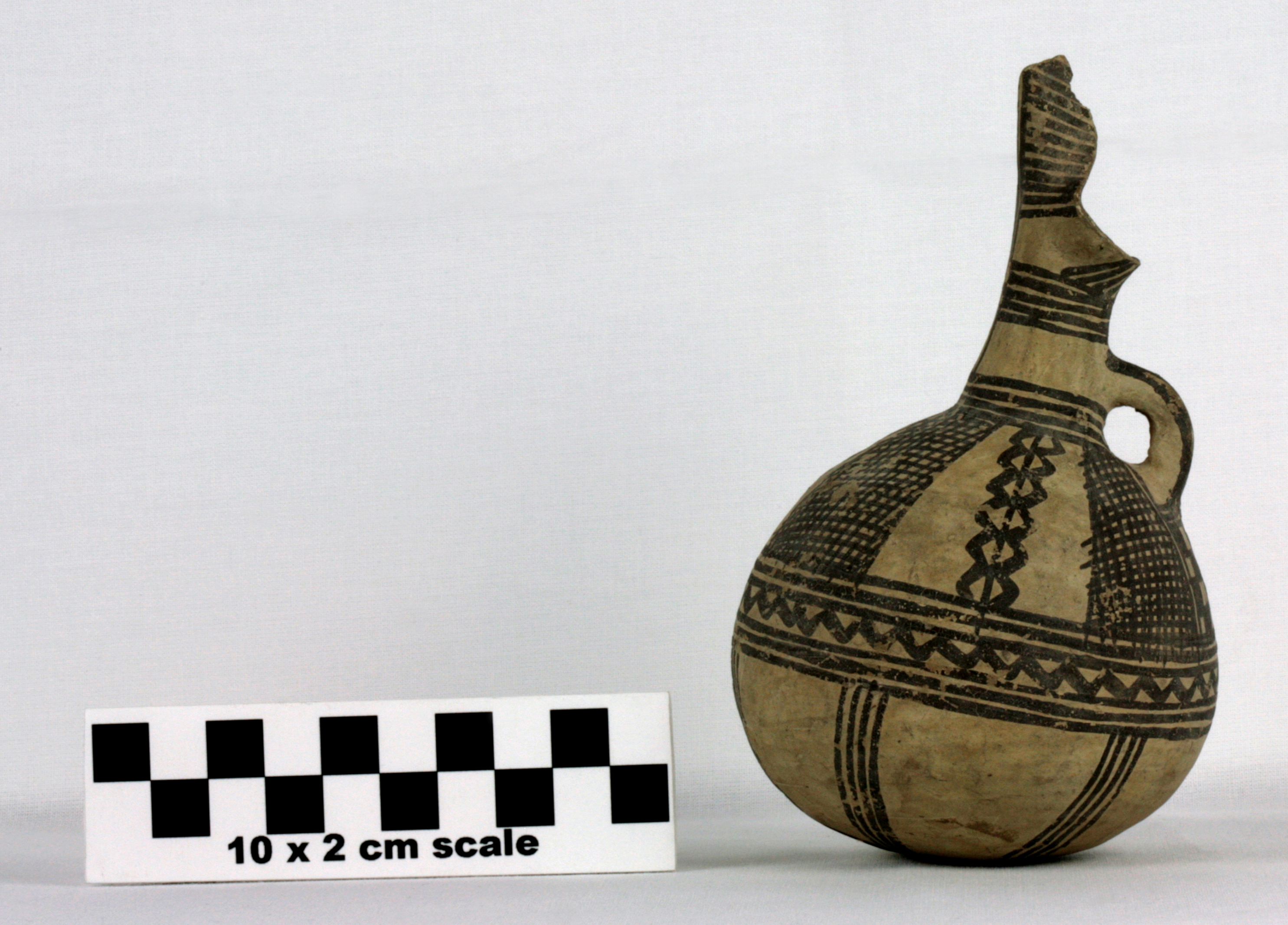 Image of item of type Pottery and color Gray