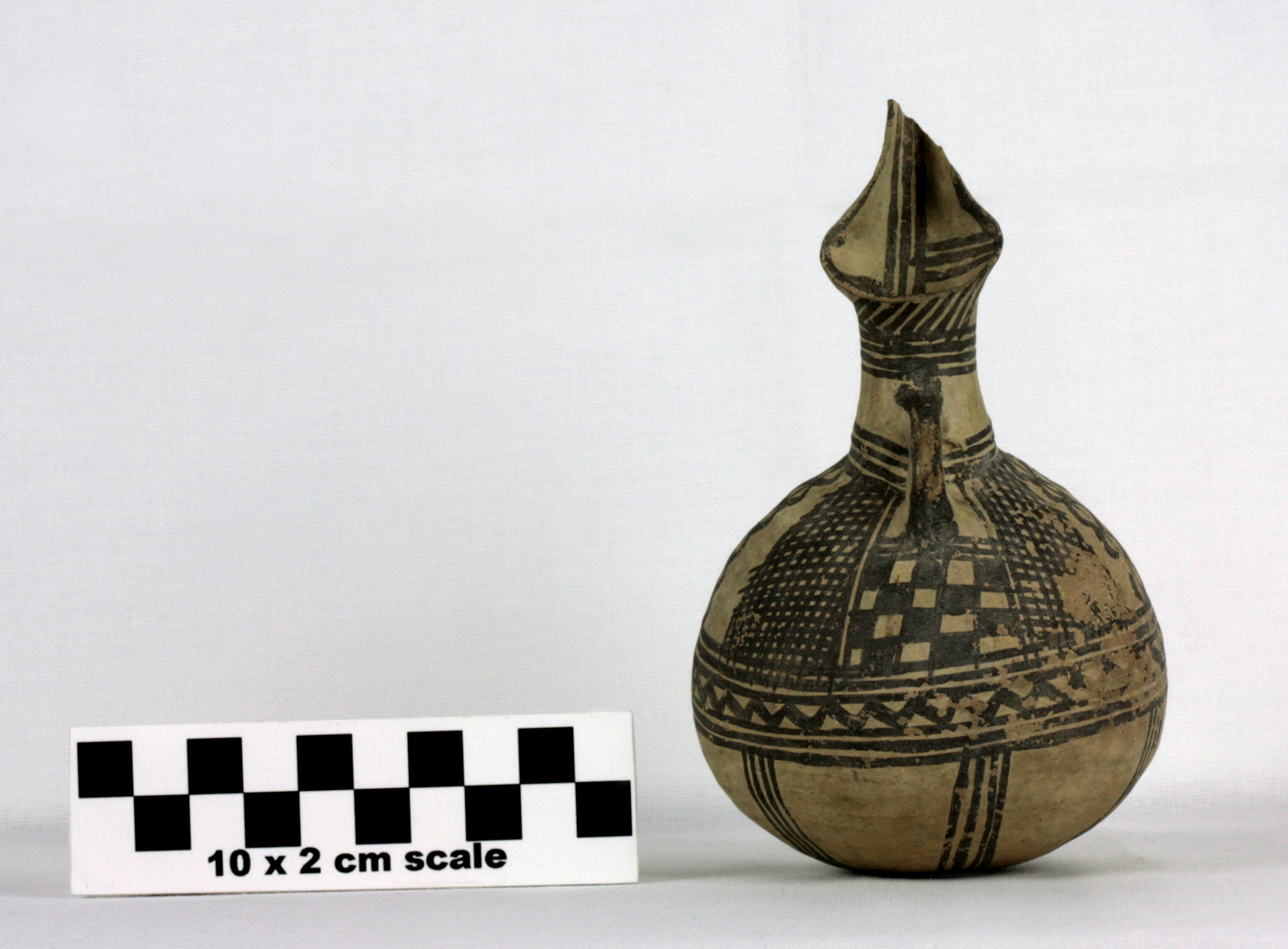 Image of item of type Pottery and color Gray