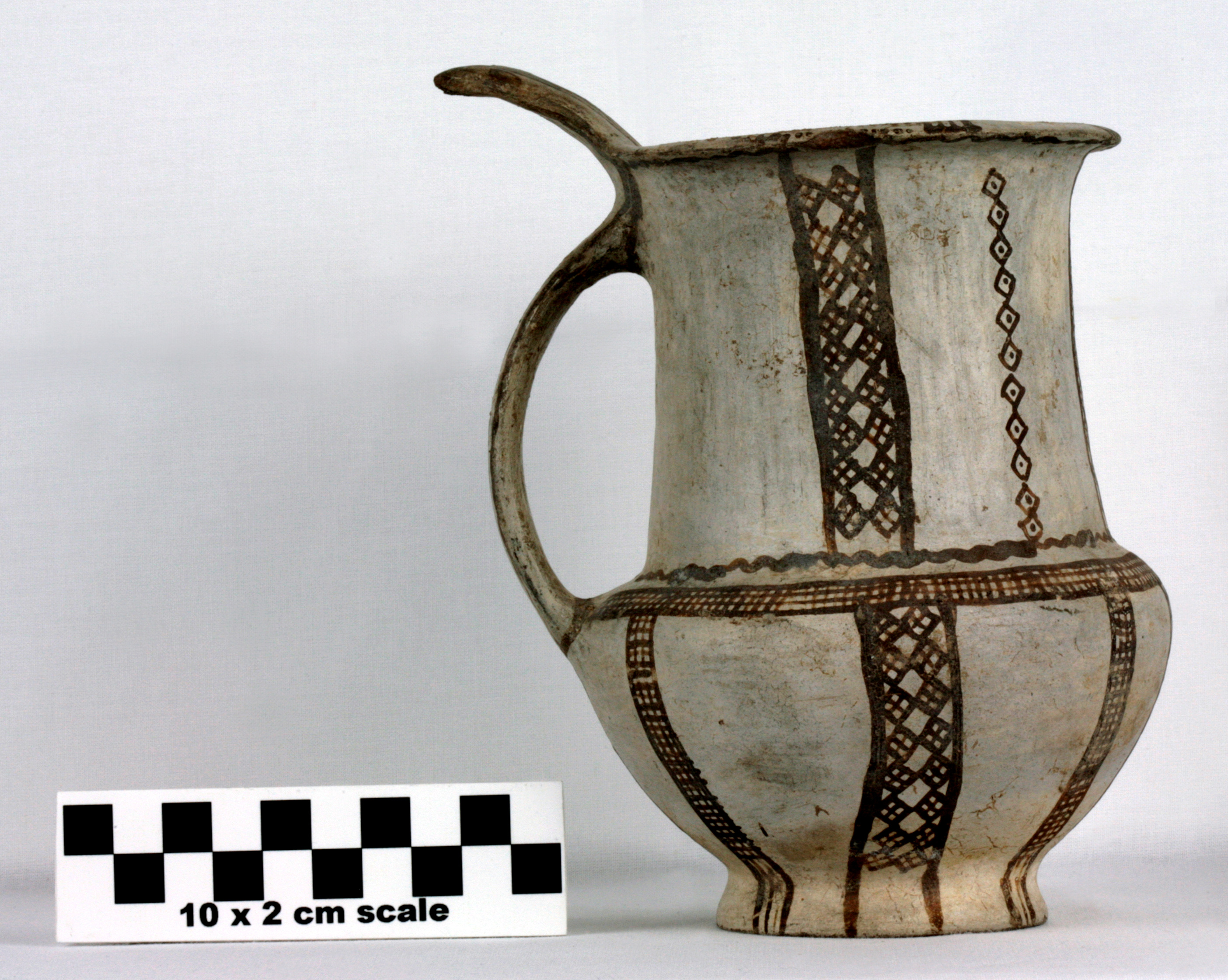 Image of item of type Pottery and color Reddish Brown